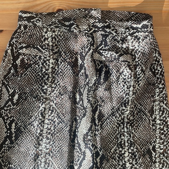 FLORA KUNG Silk Suit - Picture 3 of 15